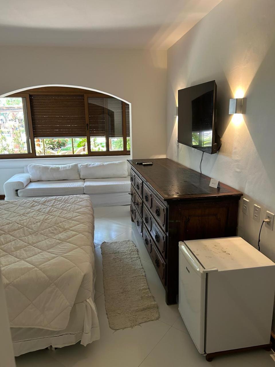 Executive Suite,1680581972:JPEG